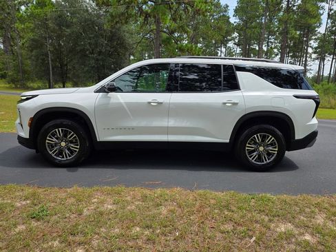 Used 2026 Chevrolet Traverse LT w/ Driver Confidence Package FWD image 2