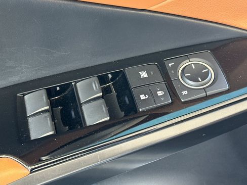 Used 2021 Lexus IS 300 RWD image 13