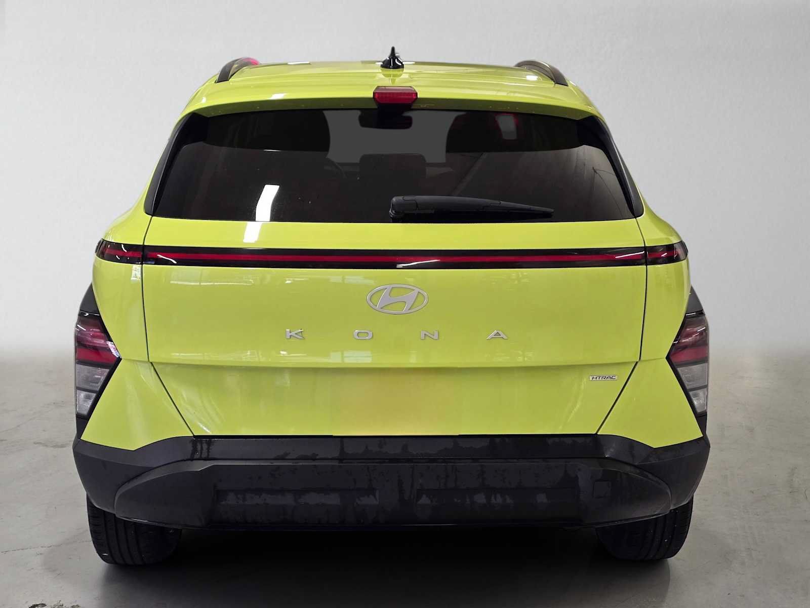 Used 2025 Hyundai Kona SEL AWD/4WD image 4