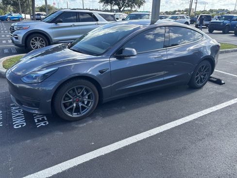 Used 2023 Tesla Model 3 Standard Range RWD image 5