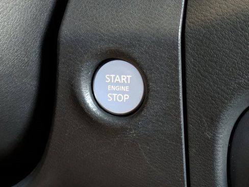 Used 2022 Nissan Frontier SV image 27