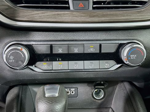 Used 2025 Nissan Altima 2.5 SV FWD image 23
