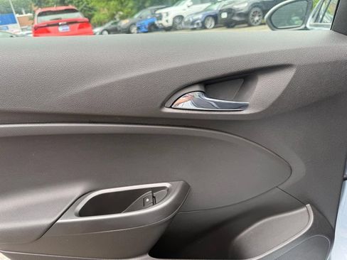 Used 2017 Chevrolet Cruze LS FWD image 19