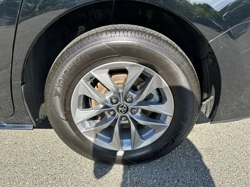Certified 2026 Toyota Sienna LE FWD image 15