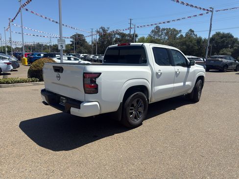 Certified 2025 Nissan Frontier SV RWD image 9