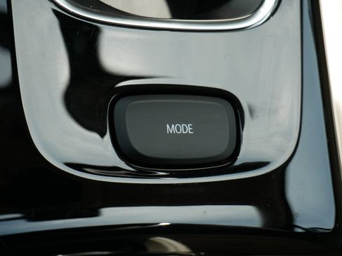 Used 2023 Buick Envision Avenir AWD/4WD image 30