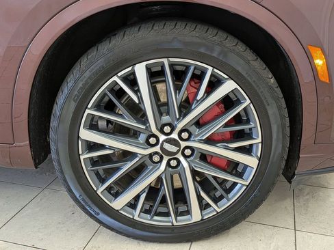 Used 2023 Cadillac XT6 Sport w/ Technology Package AWD/4WD image 12