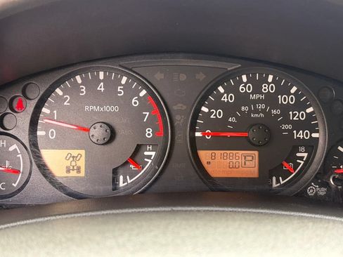 Used 2018 Nissan Frontier SV AWD/4WD image 12