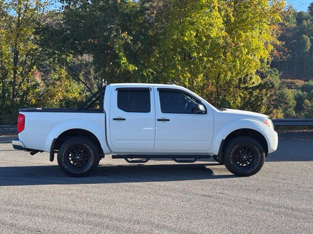 Used 2016 Nissan Frontier SV w/ SV Value Truck Package AWD/4WD image 9