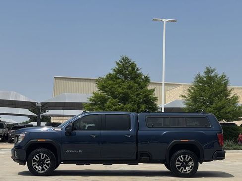 Used 2022 GMC Sierra 2500 AT4 w/ AT4 Preferred Package AWD/4WD image 3