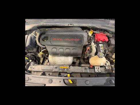 Used 2018 Jeep Renegade Latitude w/ Cold Weather Group AWD/4WD image 21
