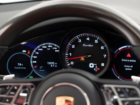 Certified 2023 Porsche Cayenne Turbo image 31