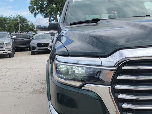 New 2026 RAM 1500 Laramie AWD/4WD image 7
