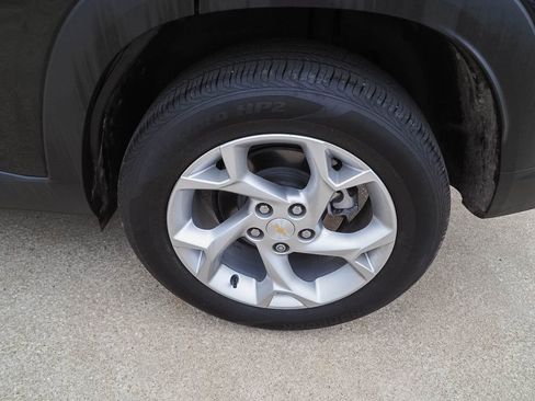 Used 2024 Chevrolet Trax LS w/ LS Convenience Package FWD image 7