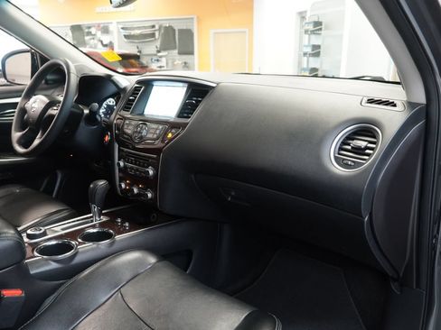 Used 2016 Nissan Pathfinder Platinum AWD/4WD image 40
