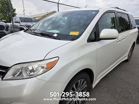 Used 2020 Toyota Sienna XLE FWD image 4