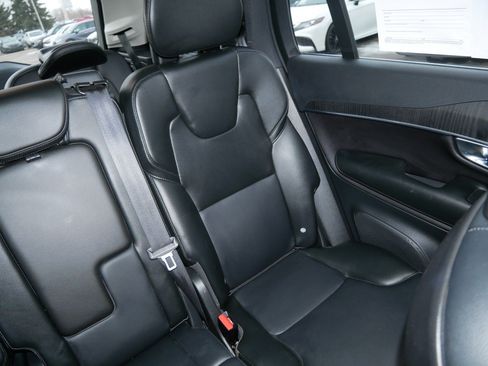 Used 2020 Volvo XC90 T5 Momentum image 14