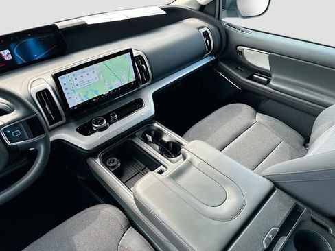 Used 2025 Ford Expedition Active RWD image 22