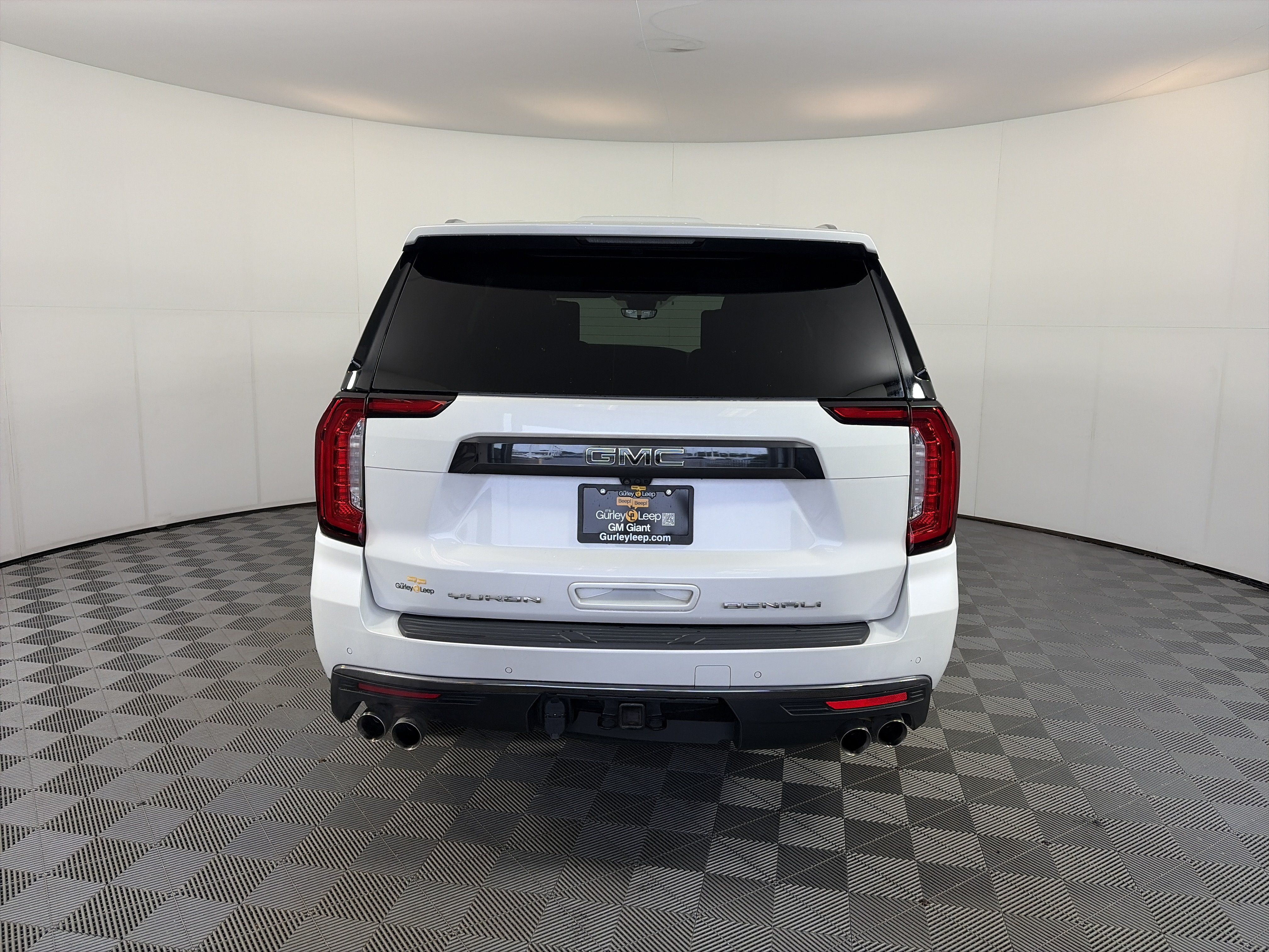Used 2023 GMC Yukon Denali Ultimate AWD/4WD image 10
