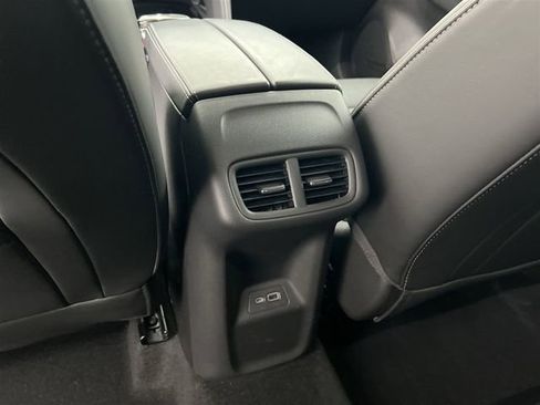 Used 2023 Buick Envision Essence AWD/4WD image 28