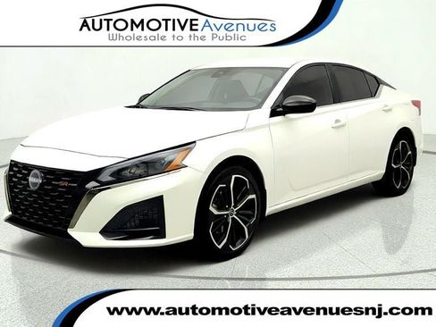 Used 2024 Nissan Altima 2.5 SR AWD/4WD image 1