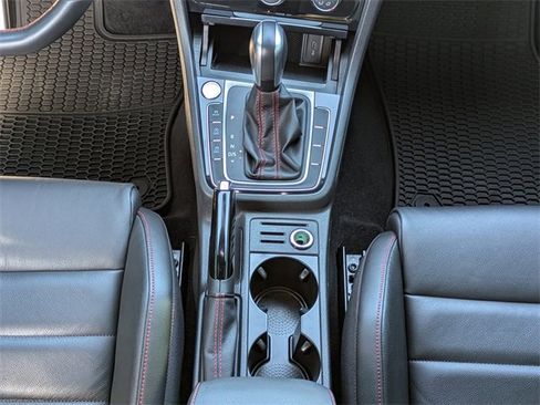 Used 2021 Volkswagen GTI SE image 19