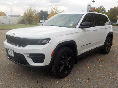 Used 2023 Jeep Grand Cherokee Altitude