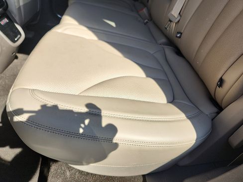 Used 2022 Lincoln Nautilus Reserve image 25