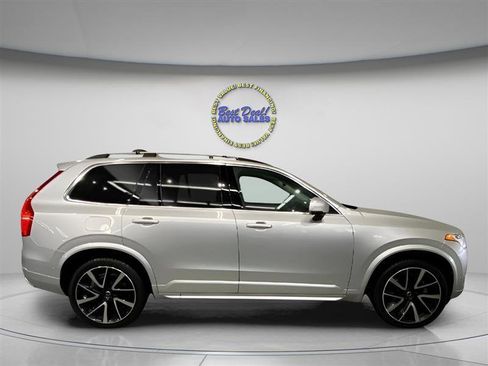 Used 2018 Volvo XC90 T6 Momentum w/ Convenience Package image 6