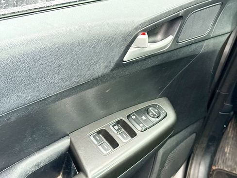 Used 2018 Kia Sportage LX image 15