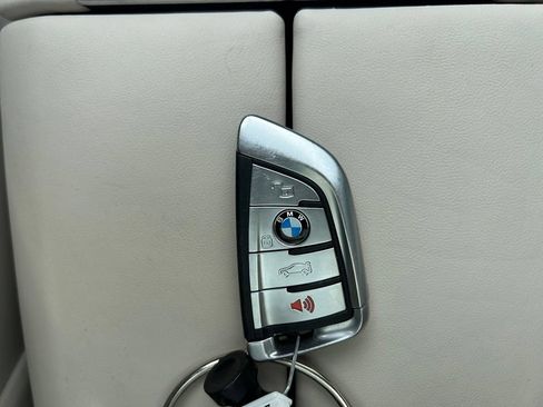Used 2022 BMW X7 xDrive40i w/ Premium Package AWD/4WD image 40