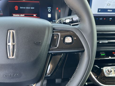 Certified 2023 Lincoln Corsair AWD image 12