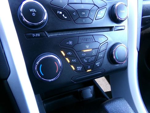 Used 2014 Ford Fusion SE FWD image 13