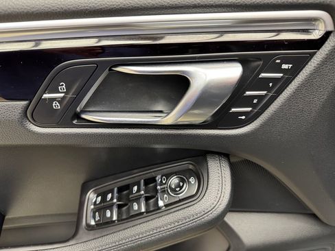 Used 2022 Porsche Macan S AWD/4WD image 11