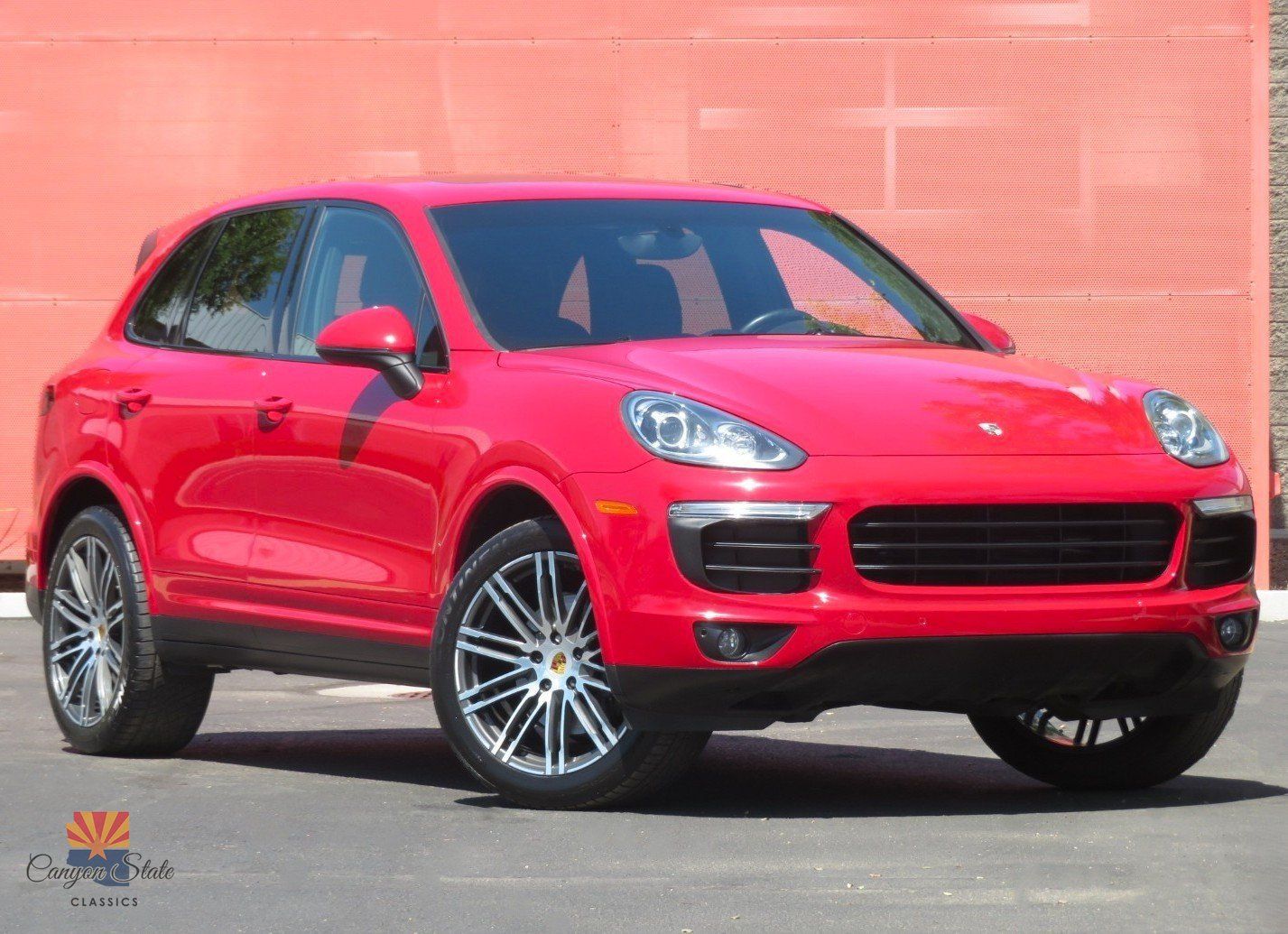 Used 2016 Porsche Cayenne w/ Premium Package AWD/4WD image 1