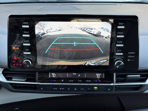 Used 2021 Toyota Sienna XLE image 34