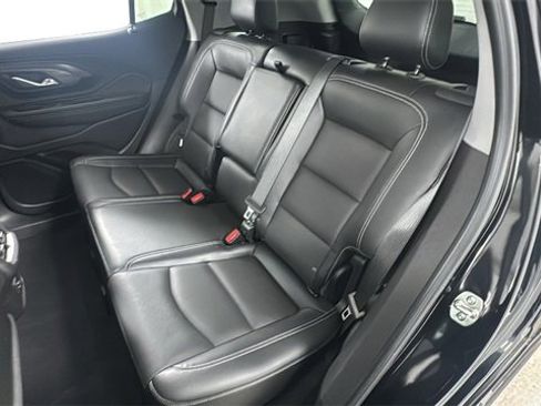 Used 2024 GMC Terrain SLT image 12