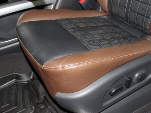 Used 2018 Nissan Titan Platinum Reserve w/ Platinum Utility Package image 24