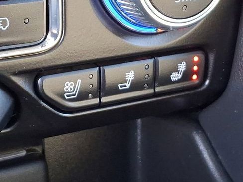 Used 2023 GMC Yukon XL SLT image 30