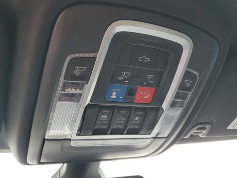 Used 2022 RAM 3500 Limited w/ Max Tow Package image 31