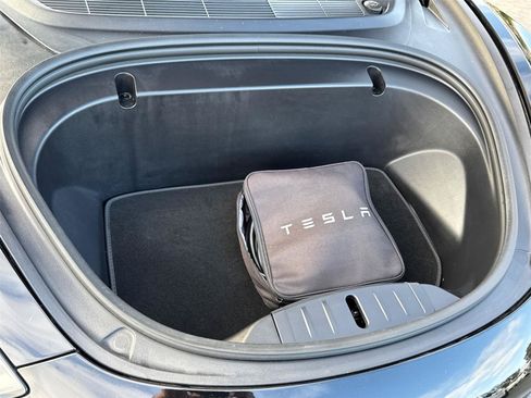 Used 2020 Tesla Model 3 Standard Range RWD image 9
