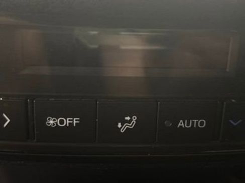 Used 2023 Toyota Highlander XSE FWD image 21