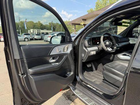 Used 2024 Mercedes-Benz GLS 63 AMG 4MATIC image 13