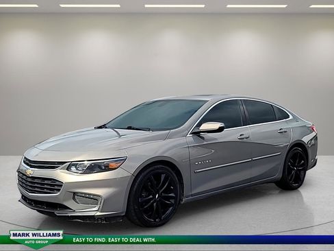 Used 2018 Chevrolet Malibu LT w/ Leather Package image 8