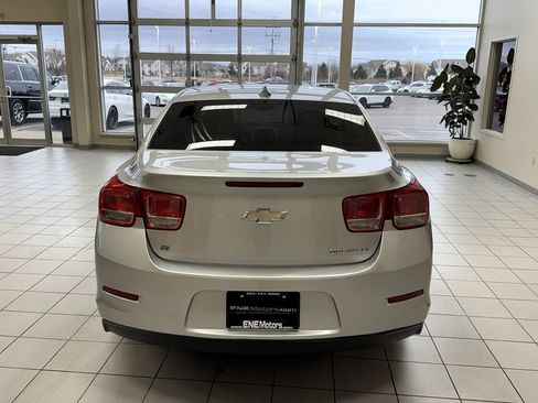 Used 2016 Chevrolet Malibu LT image 7