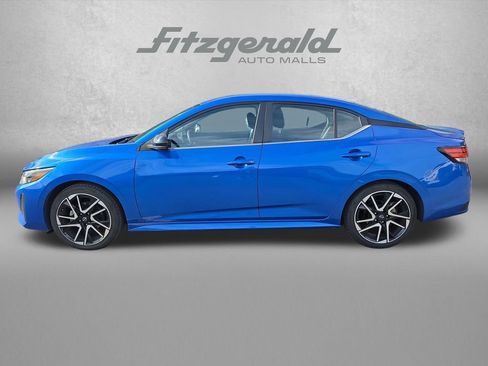 Used 2025 Nissan Sentra SR FWD image 5