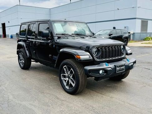 Used 2024 Jeep Wrangler Unlimited w/ Convenience Group image 9