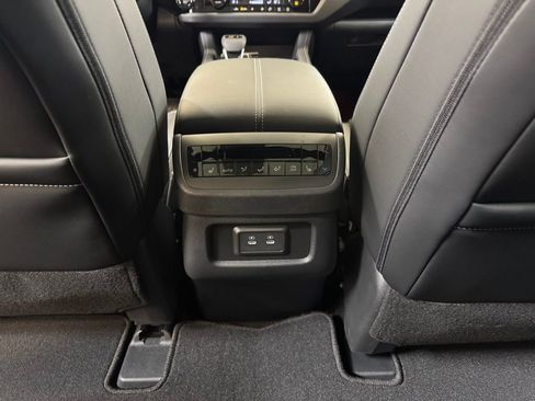 New 2026 Nissan Pathfinder SL AWD/4WD image 17