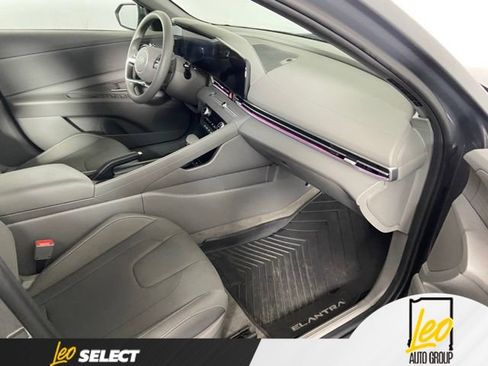Used 2024 Hyundai Elantra SEL FWD image 22