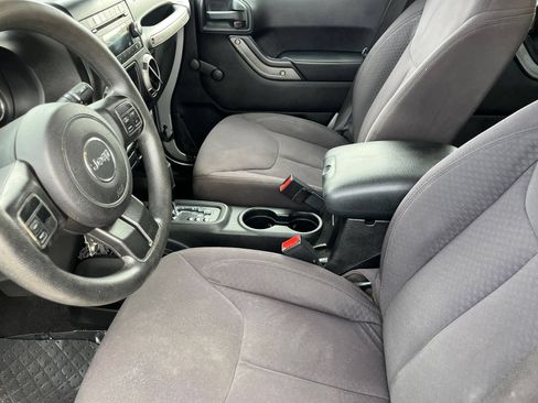 Used 2013 Jeep Wrangler Unlimited Sport AWD/4WD image 17